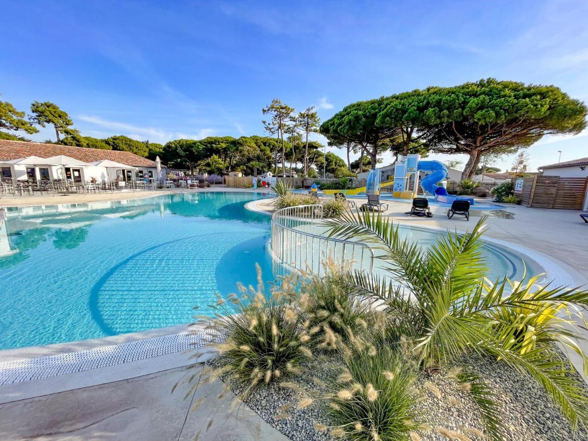Camping Le Suroit Le Bois-Plage-en-Re Exterior photo