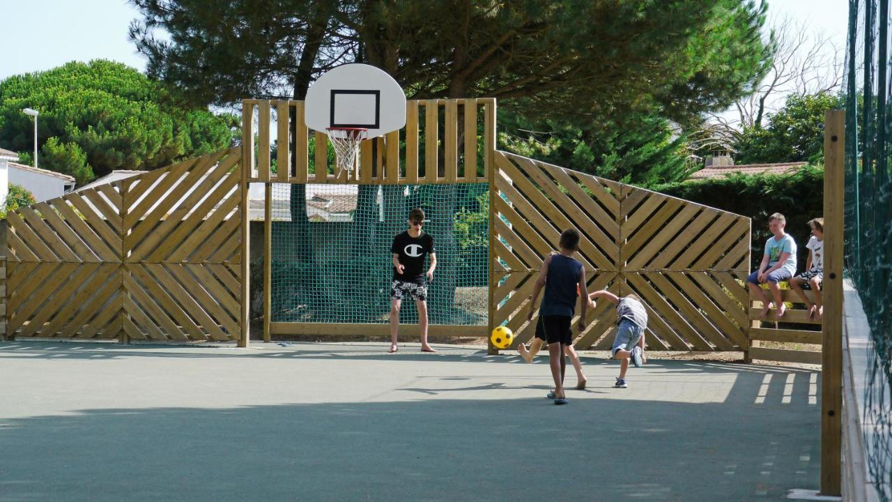 Camping Le Suroit Le Bois-Plage-en-Re Exterior photo